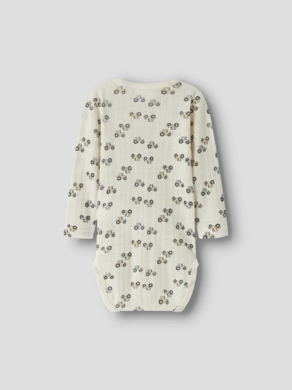 Nbmwang offwhite ullbody m/traktorer