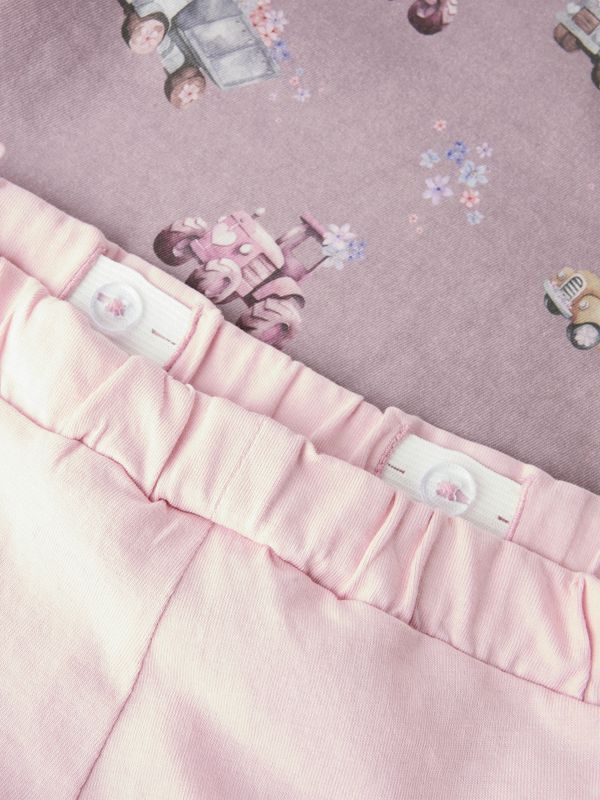 Nmfhelga lilla og rosa shortssett med kjøretøy