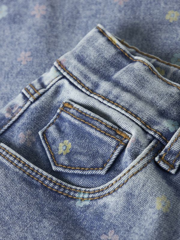 Nmfbella myk jeans med blomster