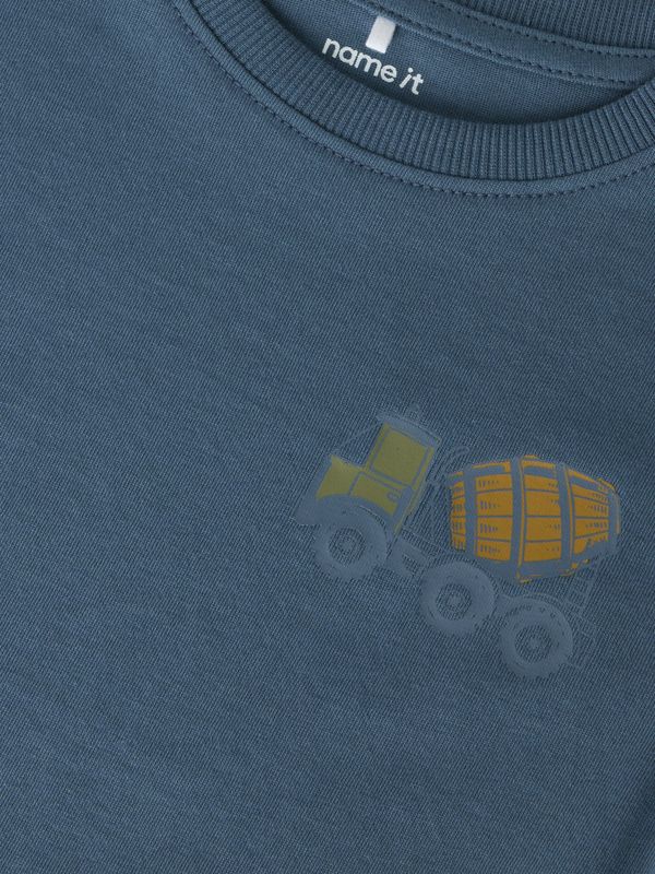 Nmmberlan mellomblå genser med sementbil