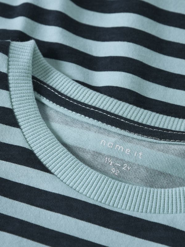 Nmmjivan stripete turkis og mørkeblå t-skjorte